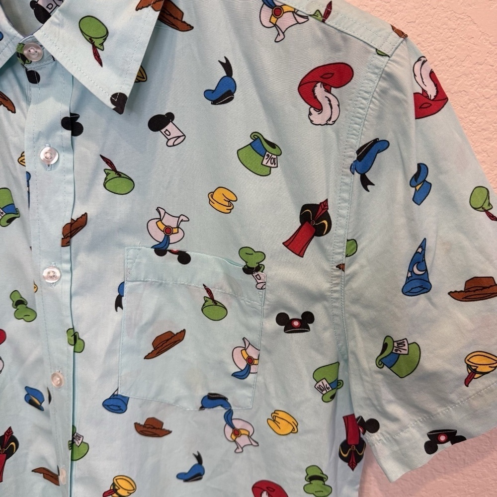 Disney Character Hats Camp 100% Cotton Button Shirt Men's Size Small - Picture 3 of 6